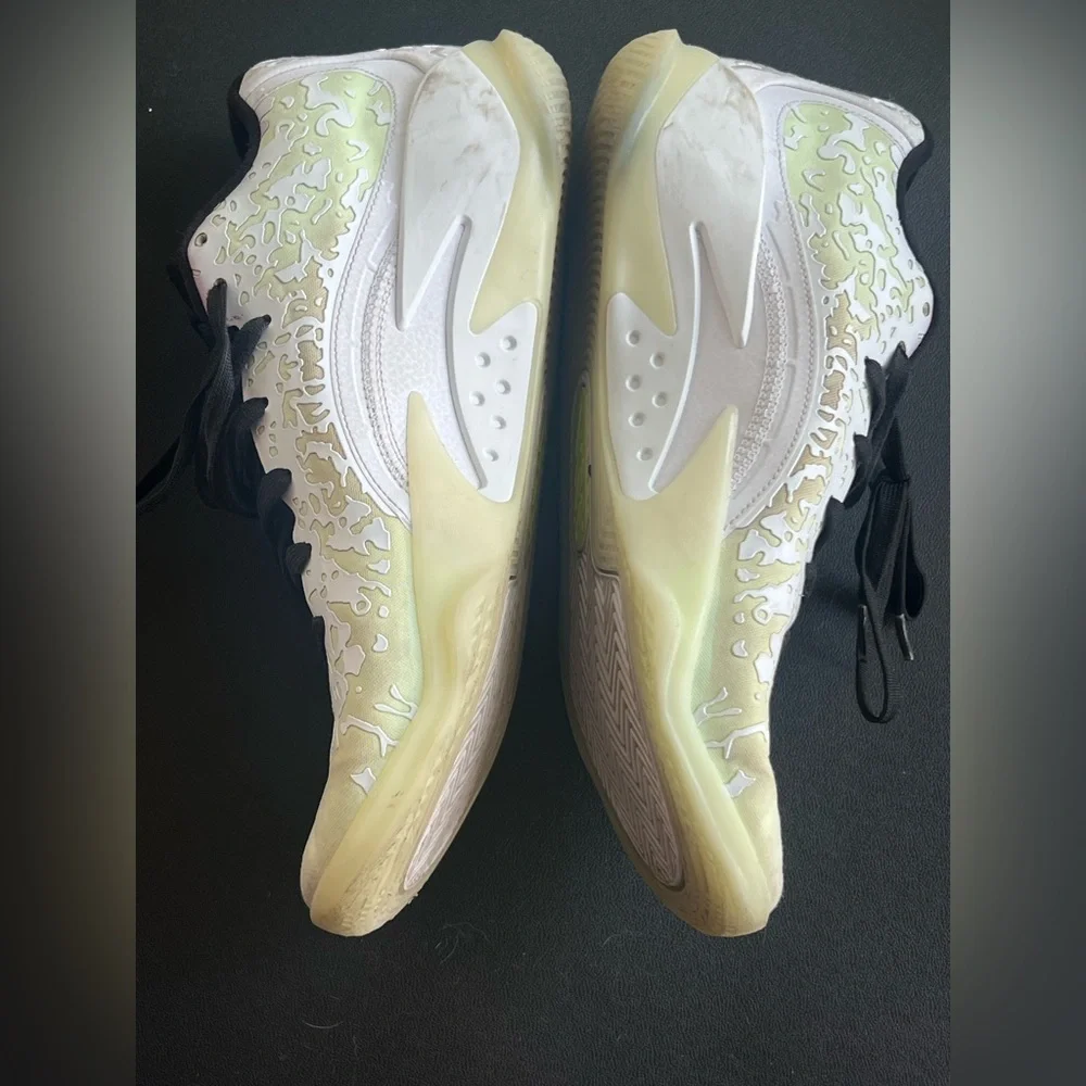 Glow in the Dark!!!  Nike Air Jordan Zion III - Picture 4 of 9